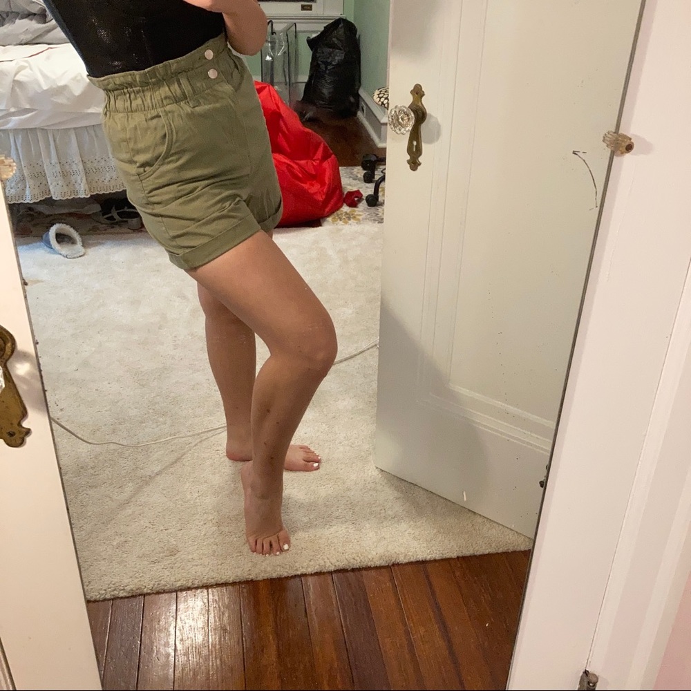 high waist green cargo shorts